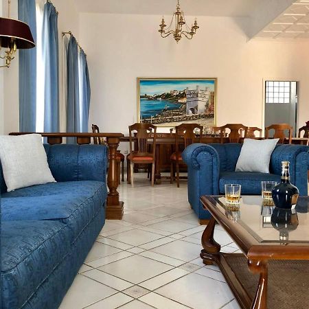 Livádhia Villa Andros Epoque מראה חיצוני תמונה