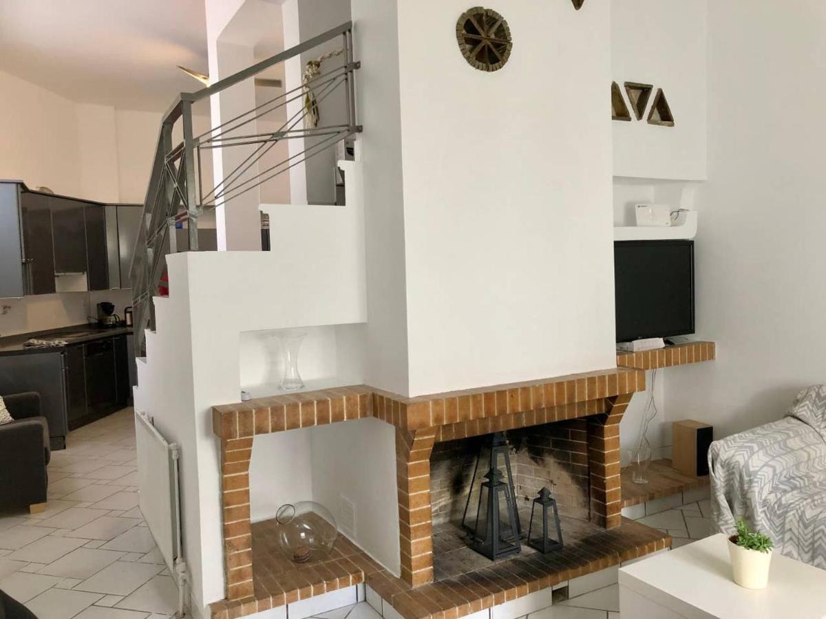 Livádhia Villa Andros Epoque מראה חיצוני תמונה