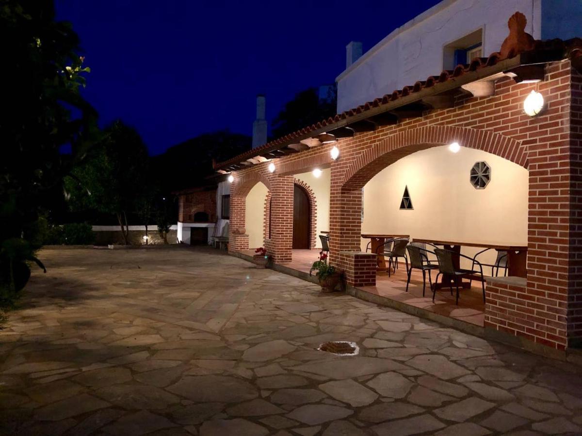 Livádhia Villa Andros Epoque מראה חיצוני תמונה